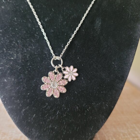 COACH-Flower Medallion Necklace with Rhinestones (Brand New)(Gift box included) - Picture 7 of 13